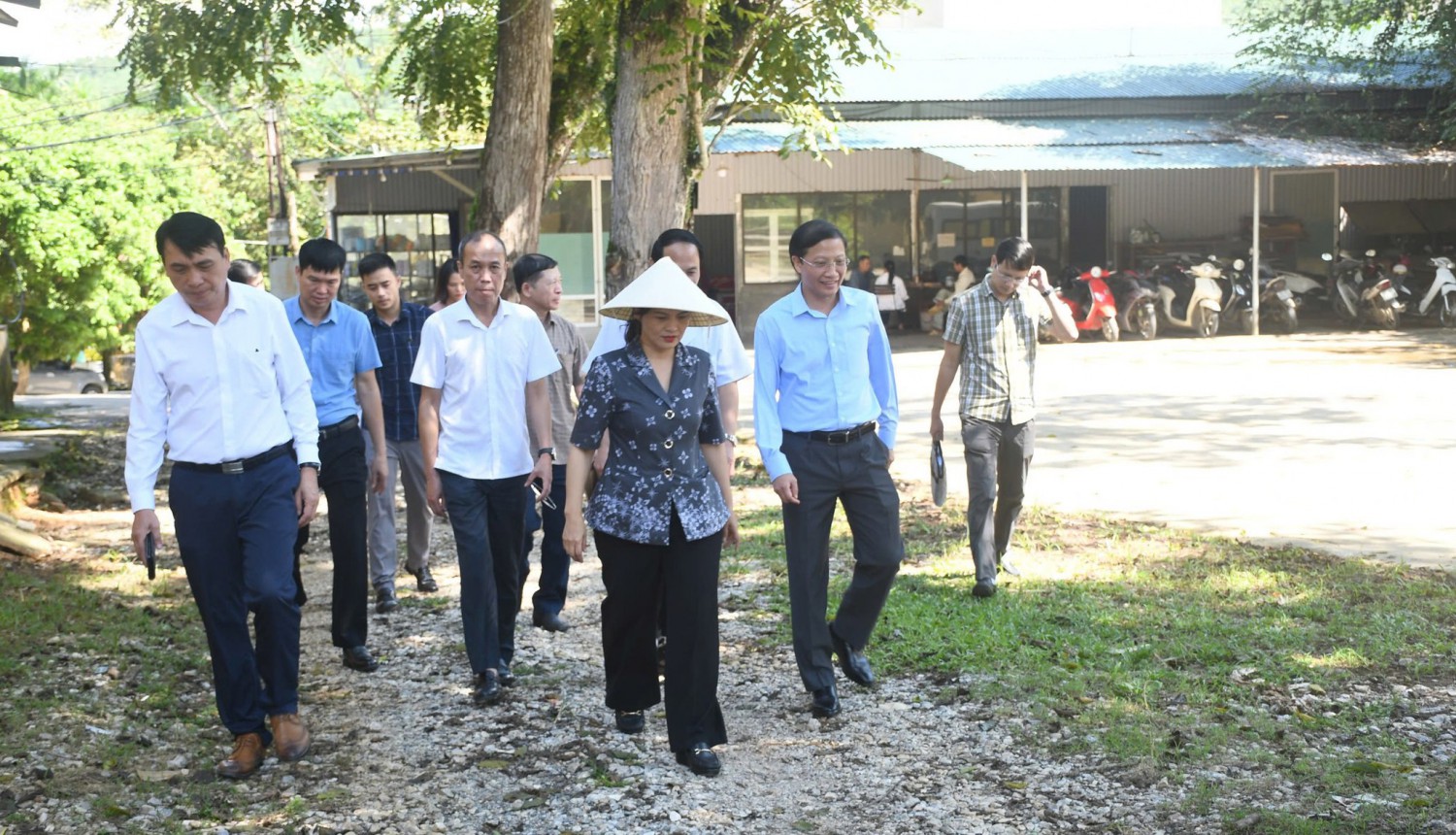 Đồng chí Phó Chủ tịch UBND tỉnh Vương Ngọc Hà kiểm tra tiến độ xây dựng Trung tâm Y tế khu vực Hàm Yên
